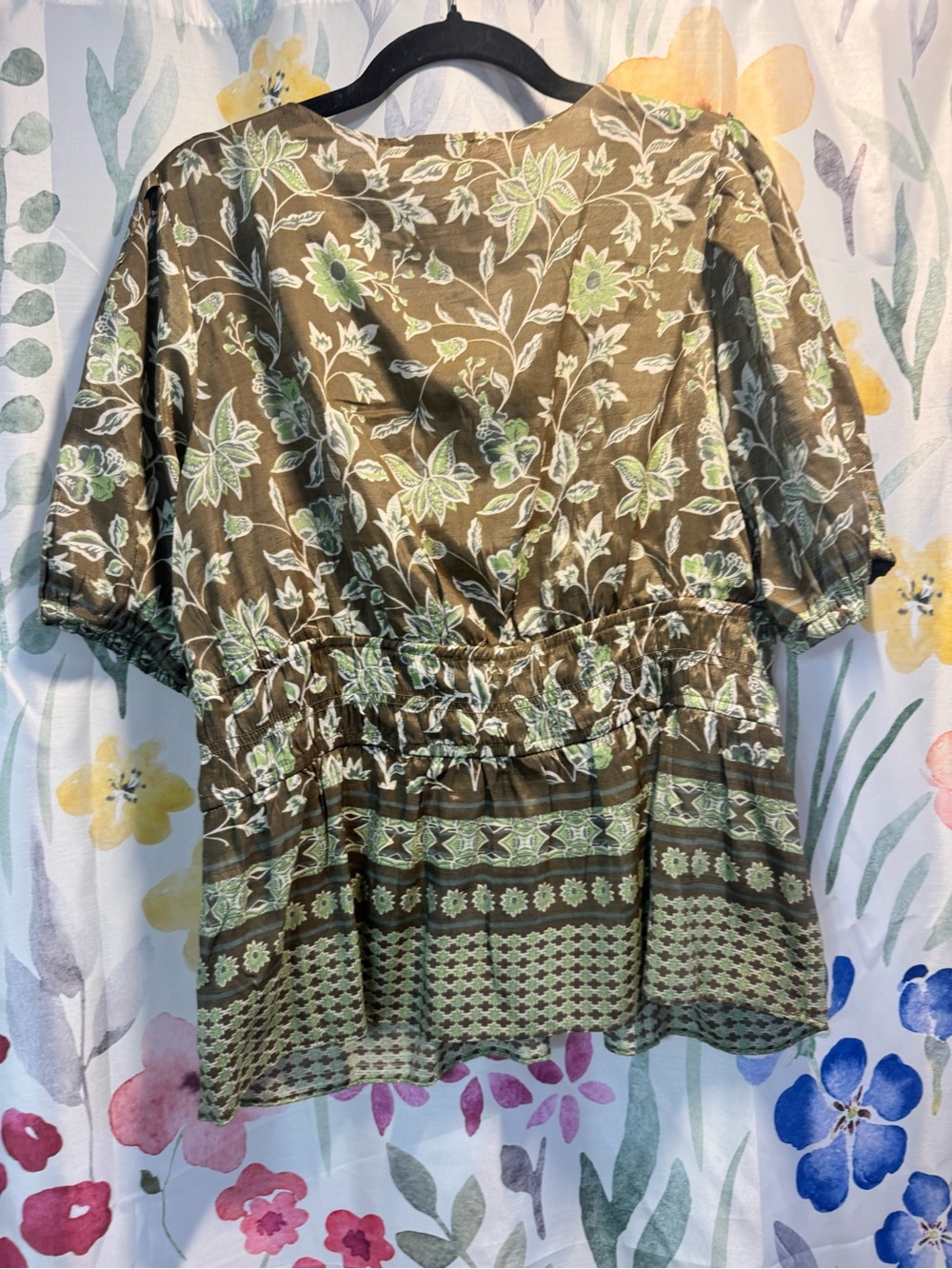 Rose & Olive Olive Green Floral V-Neck Puff Sleeve Blouse - Picture 2 of 2